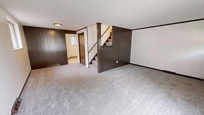 Building Photo - Puritas/W.150th neighborhood; updated 3 be...