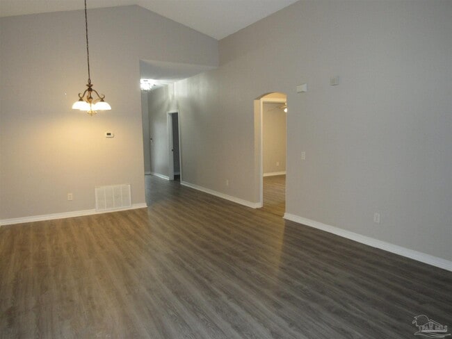 Building Photo - 608 Saleta St