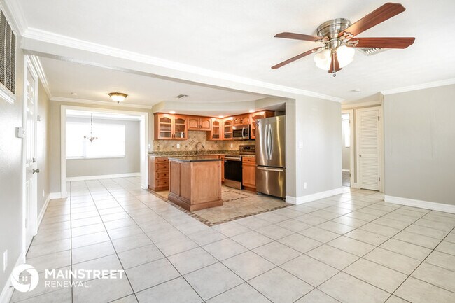 Foto del edificio - 4251 Oakfield Ave