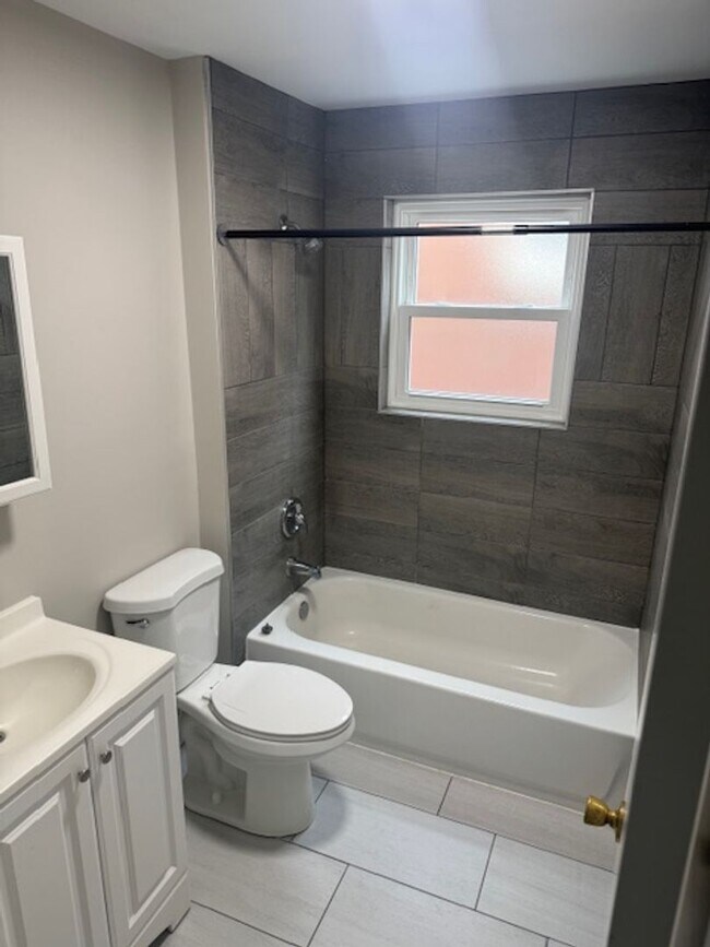 Foto del edificio - 18006 Wentworth Ave