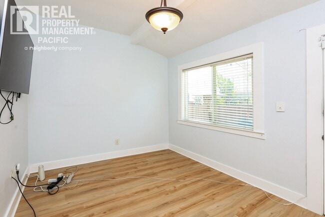 Photo - Bright & Spacious Oakland Home with Backya...
