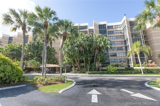 Building Photo - 16300 Golf Club Rd