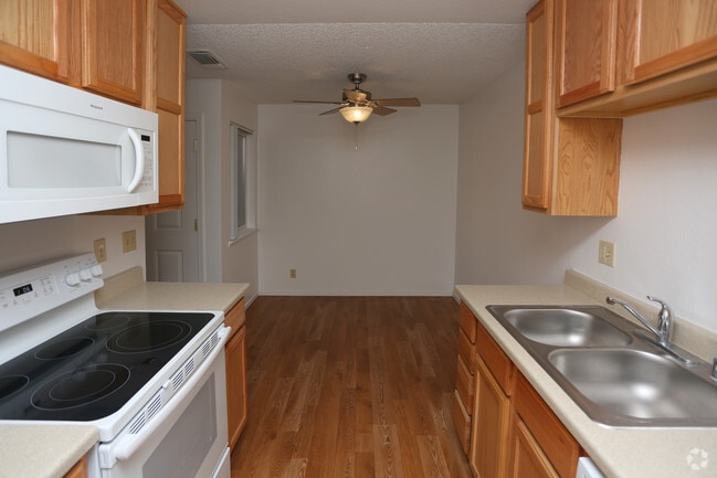 Interior Photo - Berryhill