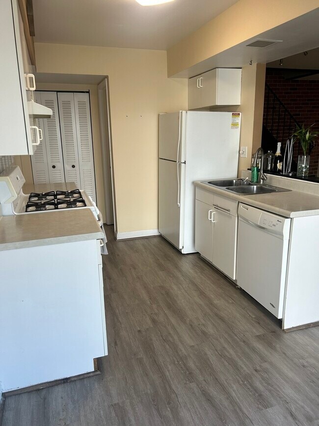 Foto del edificio - 1319 Wye Ct