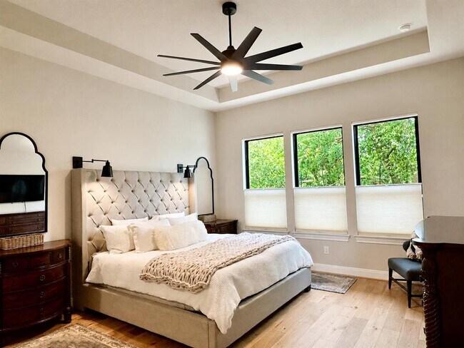 Foto del edificio - 365 Warbler Dr