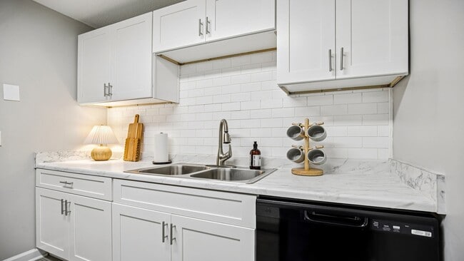 Building Photo - Compass Vista Apartments