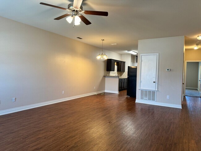 Building Photo - 309 Princess Place