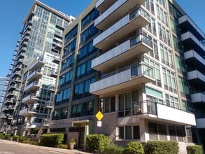 Building Photo - 660 W Wayman St