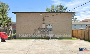 Building Photo - 1137 W Chimes St