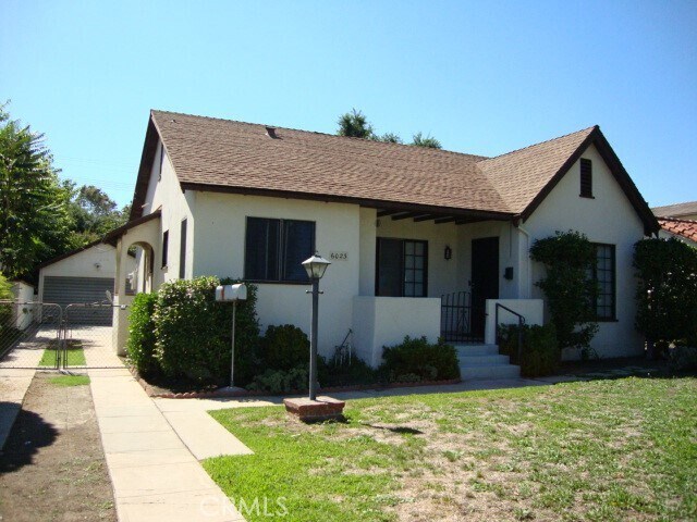 Building Photo - 6023 Oak Ave