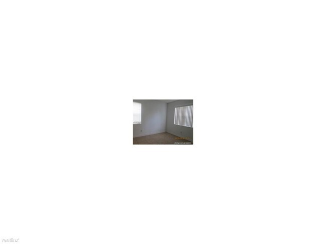 Foto del edificio - 10449 NW 8th St