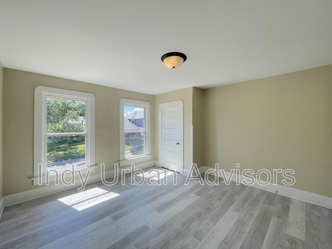 Building Photo - 1553 Barth Ave