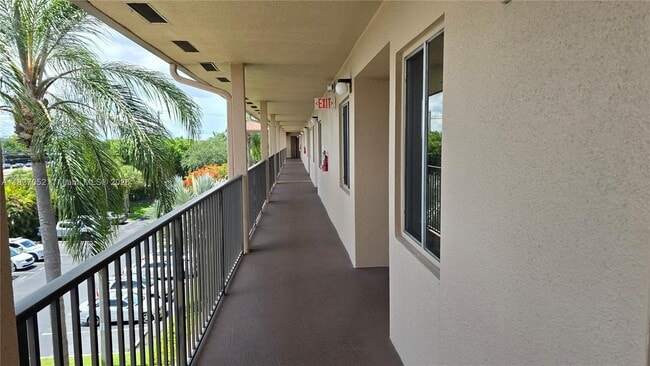 Building Photo - 1650 SW 124th Terrace