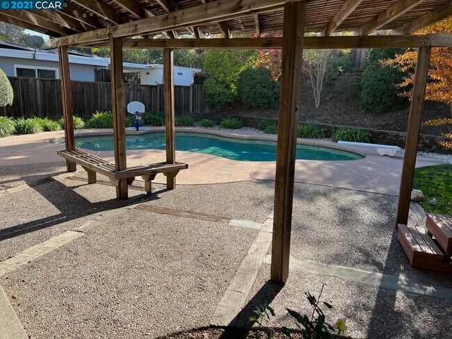 Building Photo - 2668 Celaya Cir