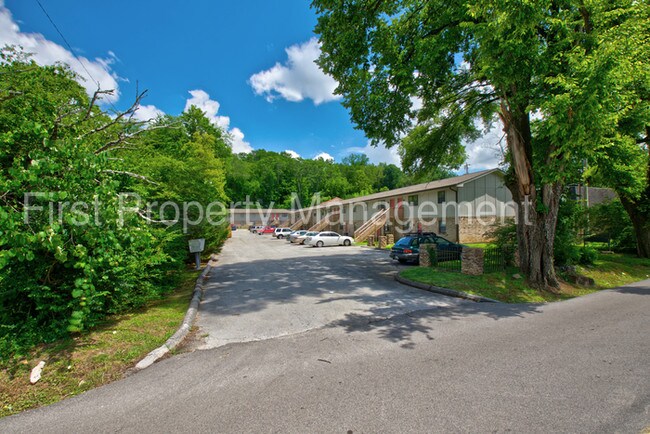 Foto del edificio - 2 beds, 1 bath with washer/dryer hookups.