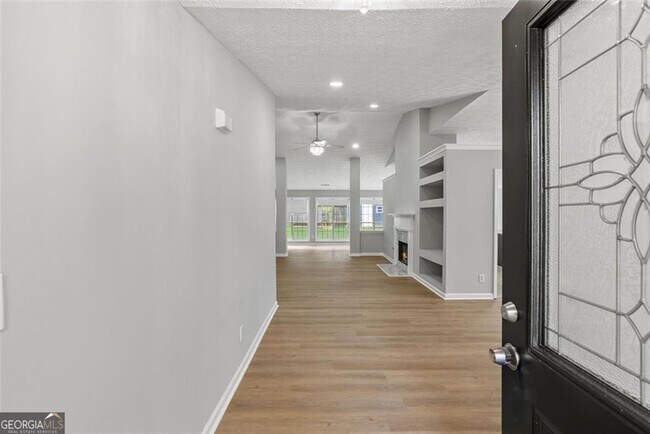 Foto del edificio - 4680 Sterling Oaks Ct
