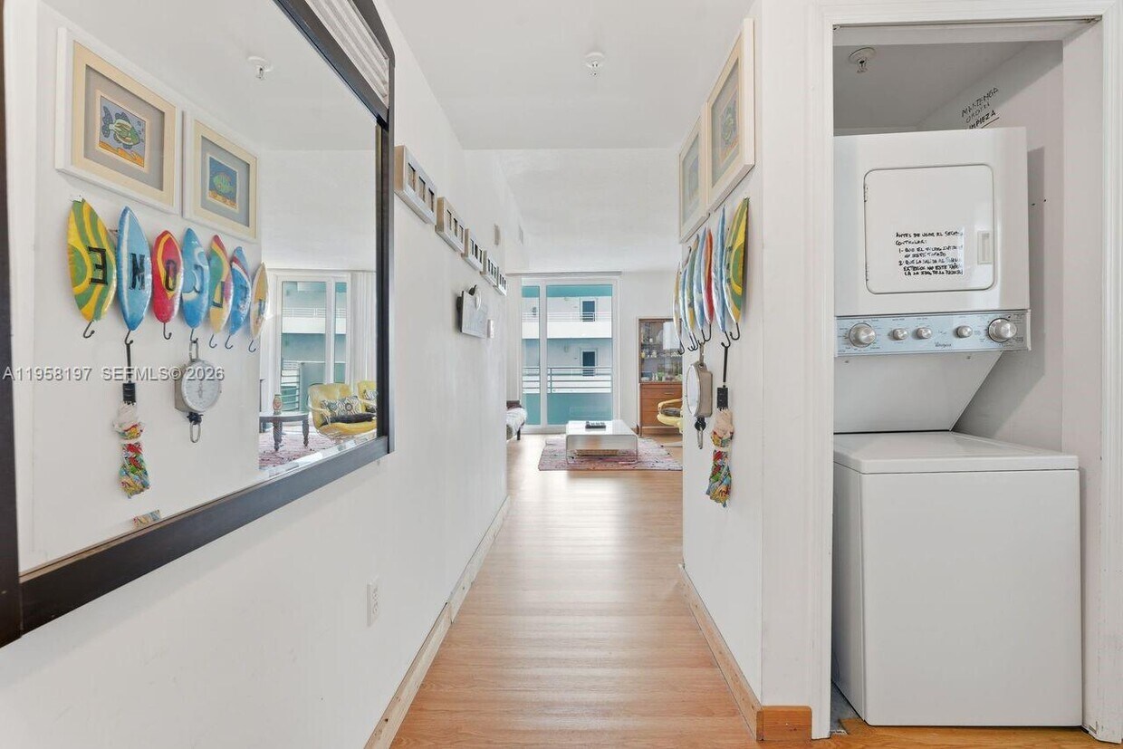 Building Photo - 7800 Collins Ave