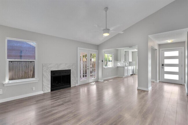 Foto del edificio - 12321 Emery Oaks Rd