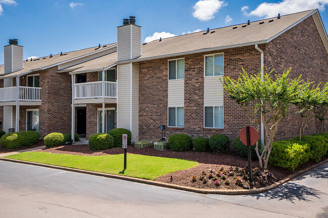 Building Photo - Villas at Oak Crest