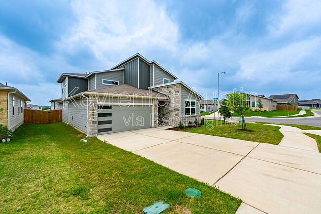 Building Photo - 2901 Louris Ln