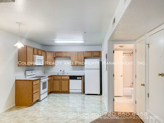 Building Photo - 960 S Dawson Way