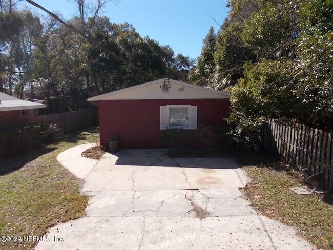 Building Photo - 5738 Cruz Rd