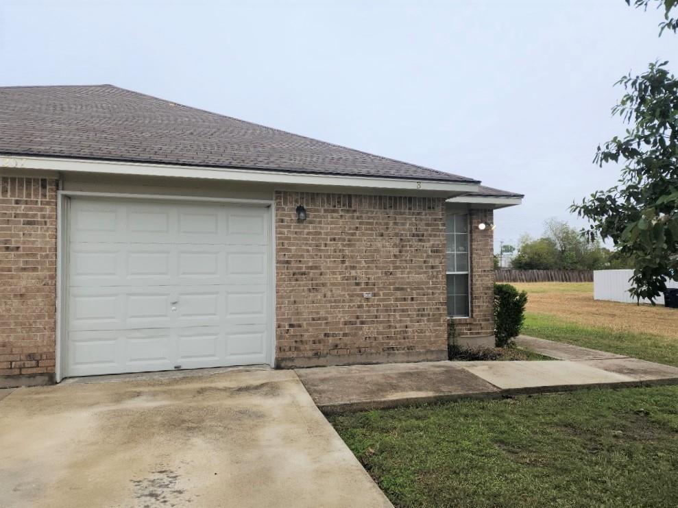 207 Axis Deer Trail, Hutto, TX 78634 Townhome Rentals in Hutto TX