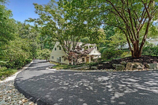 Building Photo - 7712 Dolly Dr