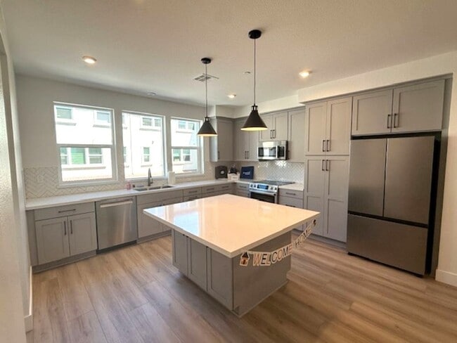 Foto del edificio - Brand New Townhome in Moonstone Community ...