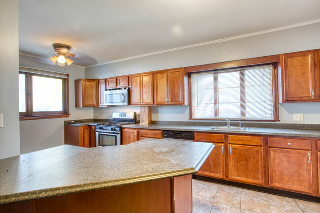 Foto del edificio - 226 Ledgeside Ave