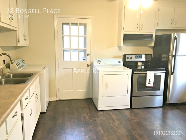 Building Photo - 12 Bonsell Pl