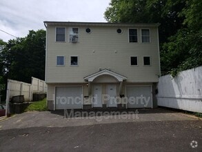 Building Photo - 37-39 Munchausen Ave
