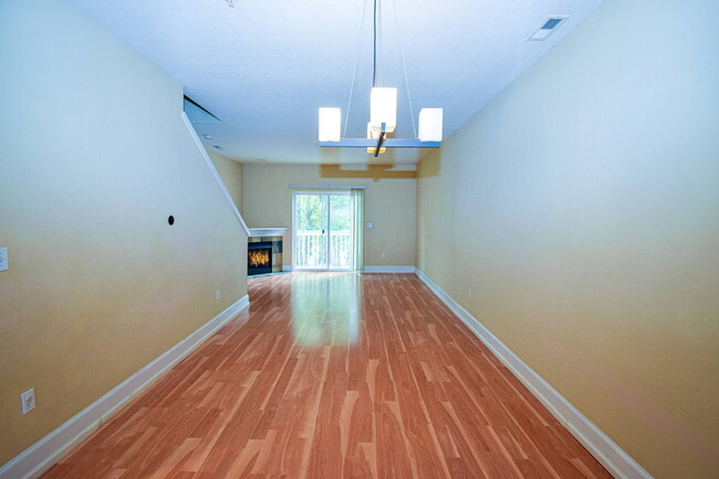 Building Photo - 18465 SW Stepping Stone Dr