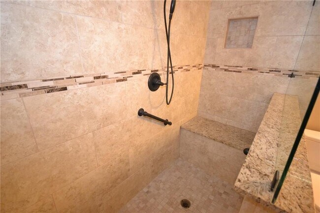 Foto del edificio - 1803 Ascot Ln