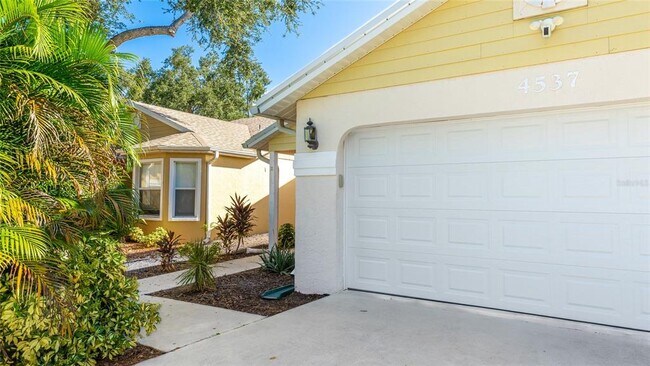 Building Photo - 4537 S Lockwood Ridge Rd