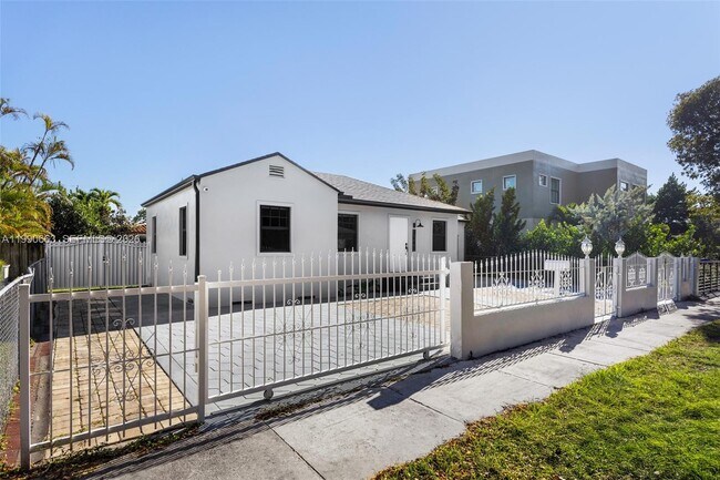 Foto del edificio - 3640 SW 13th St