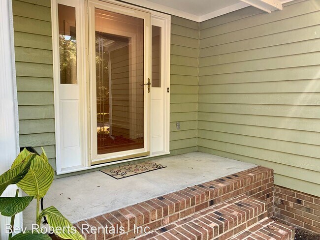 Building Photo - 3 br, 2 bath House - 1124 Old English Court