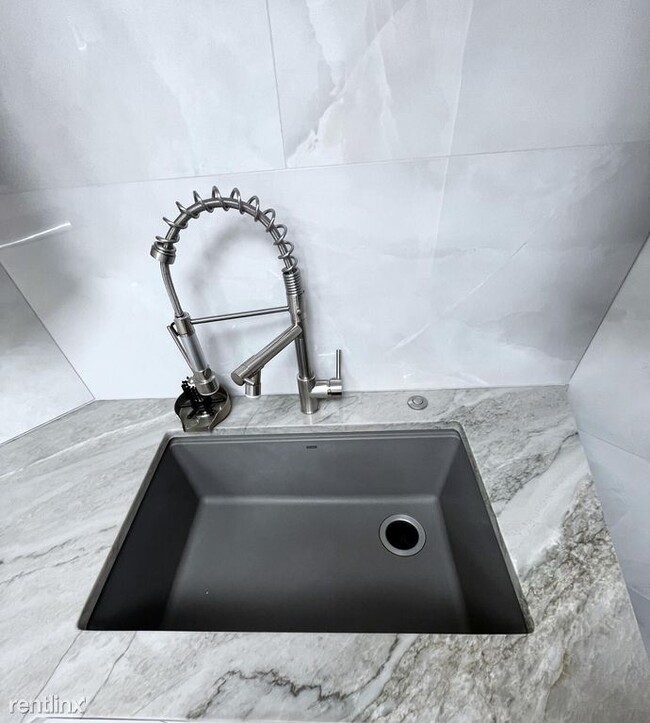 Foto del edificio - 2 br, 2 bath House - 1731 Presidential Way...