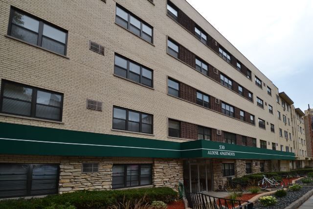 Foto principal - 535 W Aldine Ave