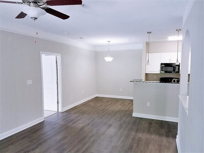 Building Photo - Legacy- 2 Bedroom, 2 Bathroom- 1075 sqft