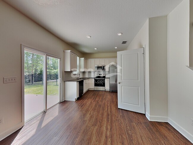 Foto del edificio - 10323 Marsh Edge Ct