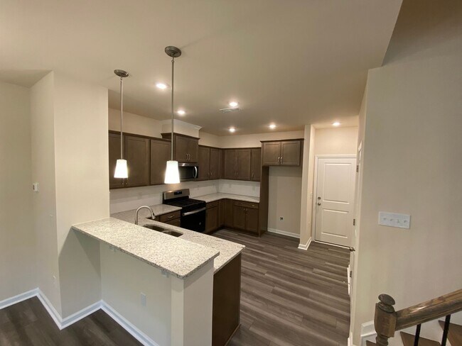 Foto del edificio - Brand New Townhome!