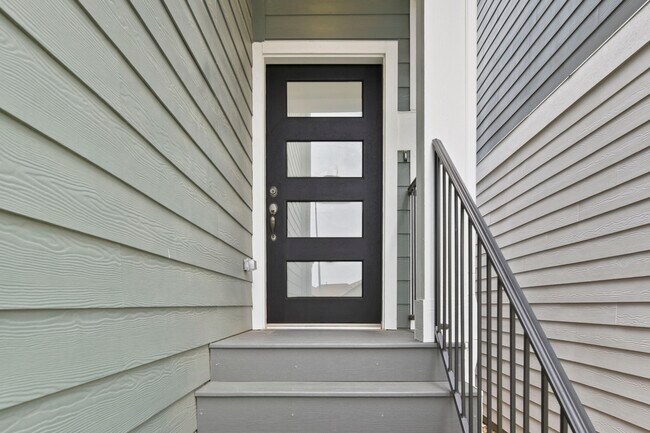 Building Photo - 21118 Garden Palm Dr