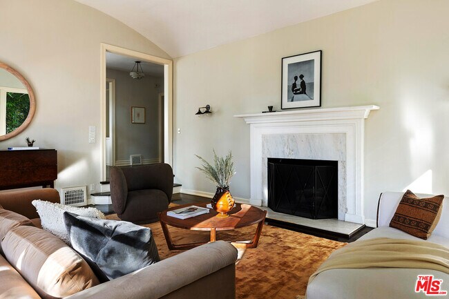 Building Photo - 2294 Alcyona Dr