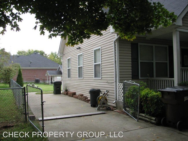 Building Photo - 9106 Wilson Ave