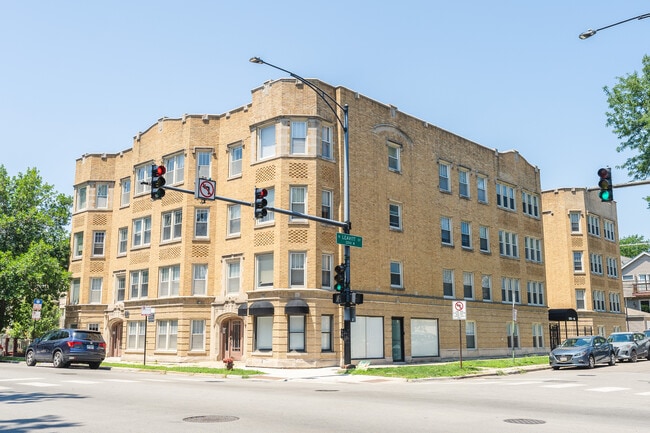 Building Photo - 5200 N Leavitt St
