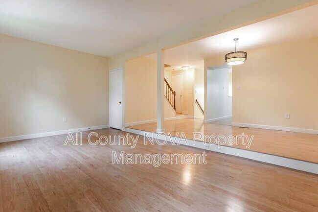 Foto del edificio - 7612 Indian Hills Dr
