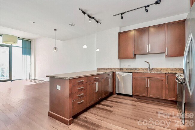 Foto del edificio - 215 N Pine St