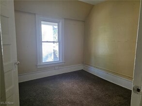 Building Photo - 846 Hunter St NW Building Photo - 846 Hunter St NW