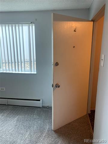 Foto del edificio - 2540 Kenton St